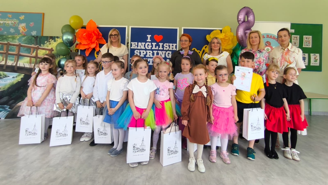 Małe talenty z Ostrołęki zaśpiewały po angielsku. Konkurs w Przedszkolu Miejskim nr 8 [21.05.2026] - zdjęcie #32 - eOstroleka.pl