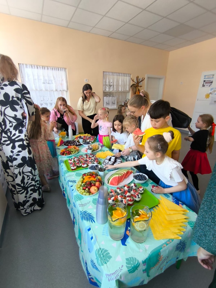 Małe talenty z Ostrołęki zaśpiewały po angielsku. Konkurs w Przedszkolu Miejskim nr 8 [21.05.2026] - zdjęcie #29 - eOstroleka.pl