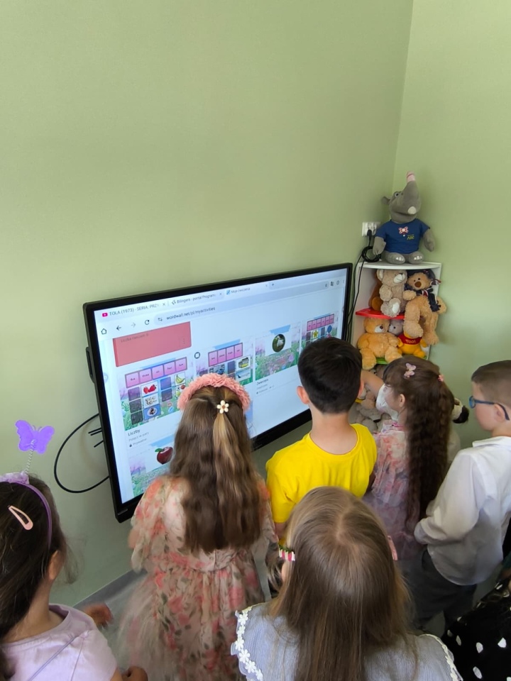 Małe talenty z Ostrołęki zaśpiewały po angielsku. Konkurs w Przedszkolu Miejskim nr 8 [21.05.2026] - zdjęcie #21 - eOstroleka.pl