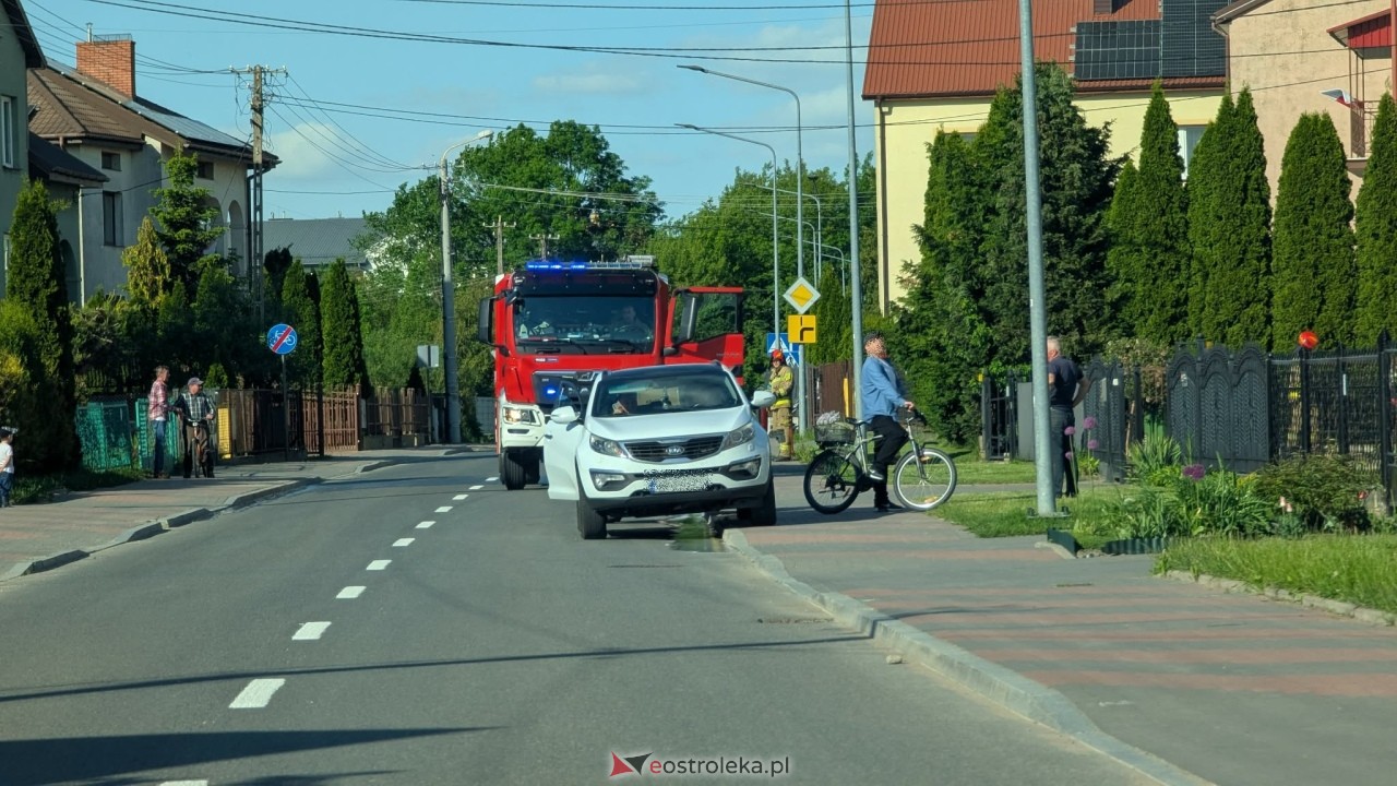 Pożar tuj przy Wiejskiej w Ostrołęce [22.05.2026] - zdjęcie #10 - eOstroleka.pl