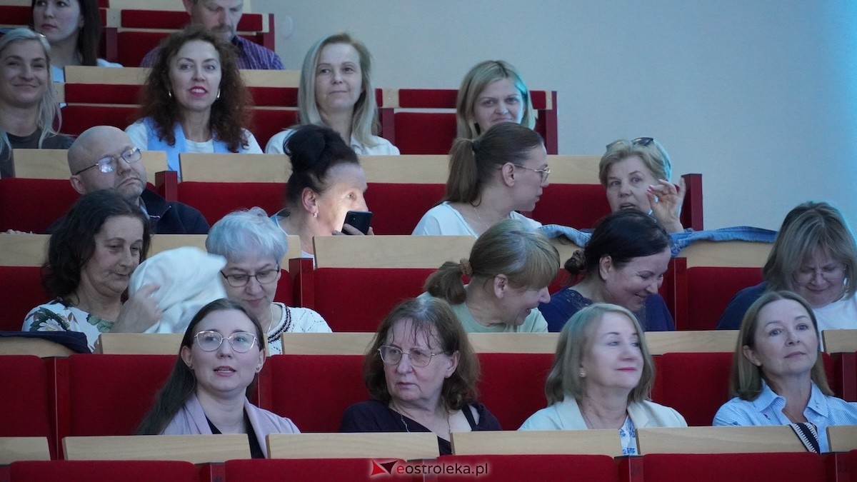 Wieczór ewangelizacyjny Rozpal w sobie dar [22.05.2026] - zdjęcie #51 - eOstroleka.pl