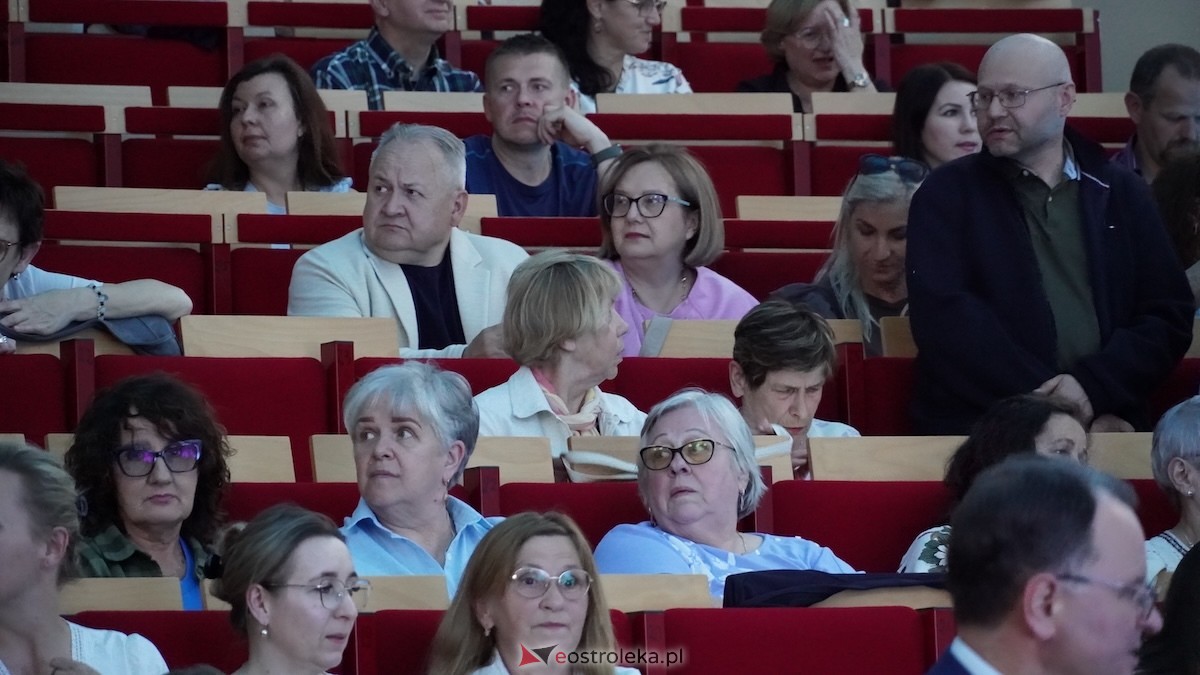 Wieczór ewangelizacyjny Rozpal w sobie dar [22.05.2026] - zdjęcie #49 - eOstroleka.pl