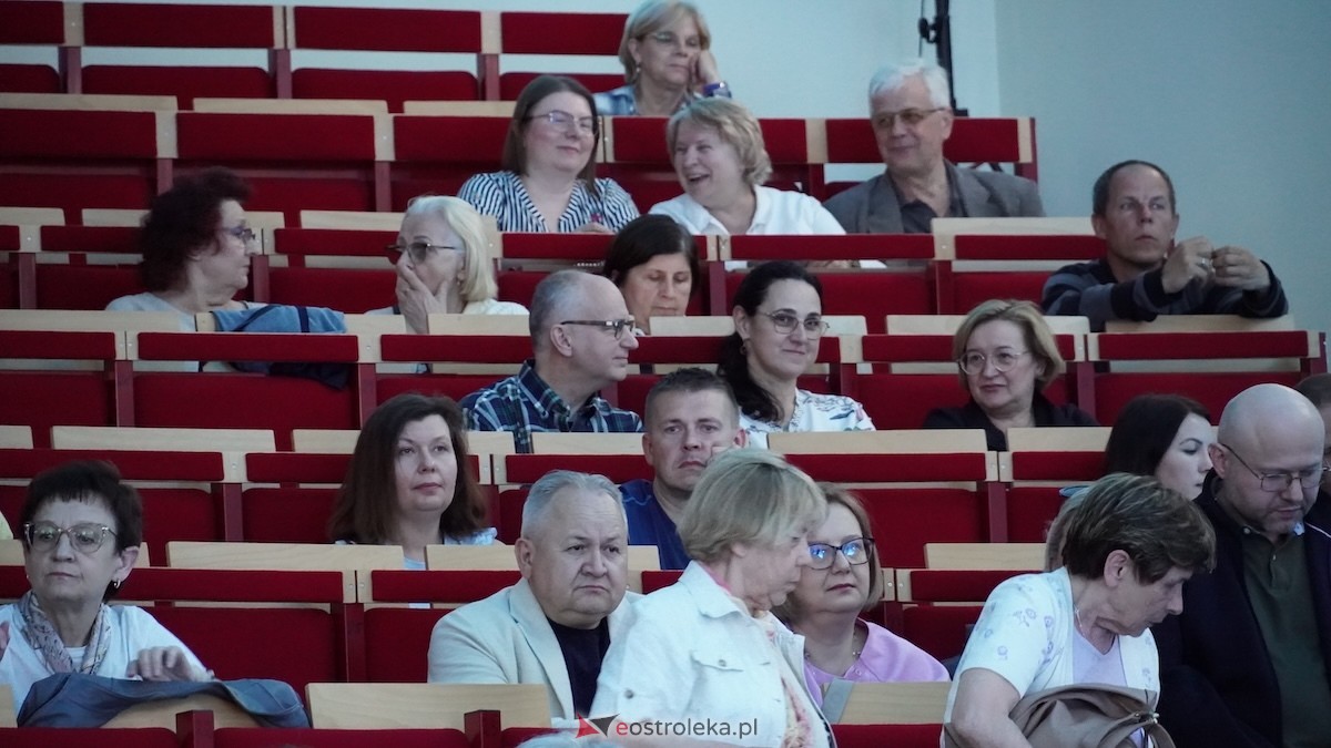 Wieczór ewangelizacyjny Rozpal w sobie dar [22.05.2026] - zdjęcie #48 - eOstroleka.pl