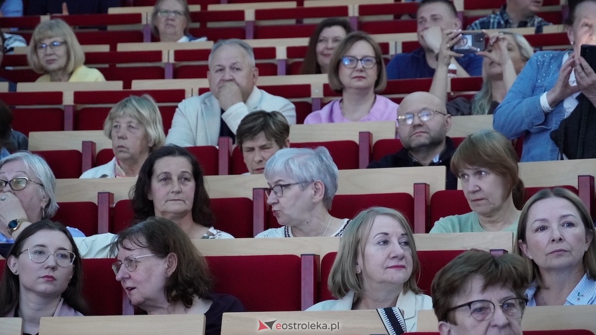 Wieczór ewangelizacyjny Rozpal w sobie dar [22.05.2026] - zdjęcie #43 - eOstroleka.pl