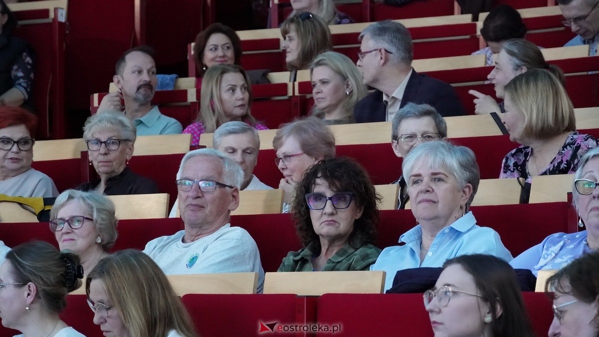 Wieczór ewangelizacyjny Rozpal w sobie dar [22.05.2026] - zdjęcie #42 - eOstroleka.pl