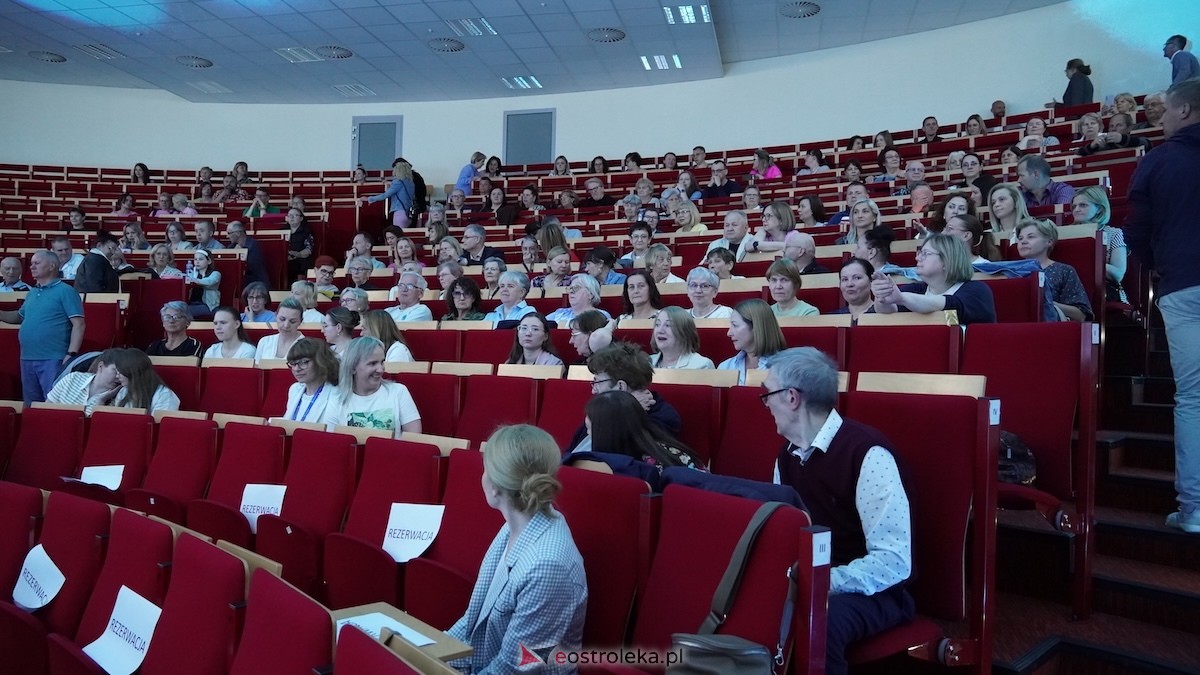 Wieczór ewangelizacyjny Rozpal w sobie dar [22.05.2026] - zdjęcie #41 - eOstroleka.pl