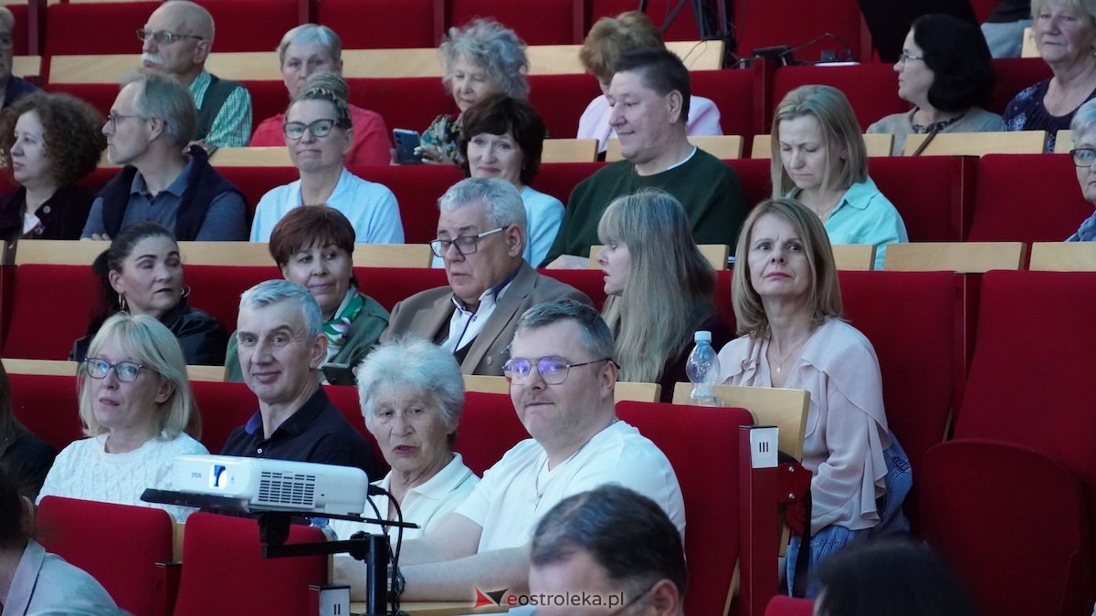 Wieczór ewangelizacyjny Rozpal w sobie dar [22.05.2026] - zdjęcie #40 - eOstroleka.pl