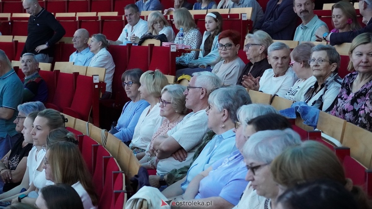Wieczór ewangelizacyjny Rozpal w sobie dar [22.05.2026] - zdjęcie #34 - eOstroleka.pl