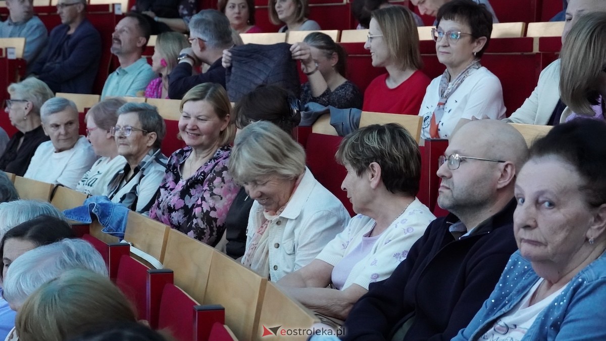 Wieczór ewangelizacyjny Rozpal w sobie dar [22.05.2026] - zdjęcie #33 - eOstroleka.pl