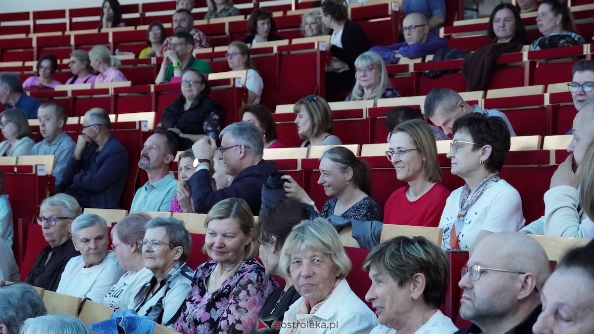 Wieczór ewangelizacyjny Rozpal w sobie dar [22.05.2026] - zdjęcie #32 - eOstroleka.pl