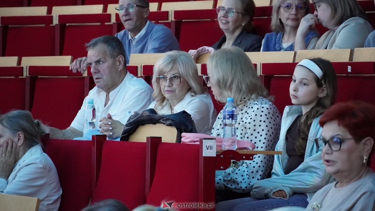 Wieczór ewangelizacyjny Rozpal w sobie dar [22.05.2026] - zdjęcie #31 - eOstroleka.pl