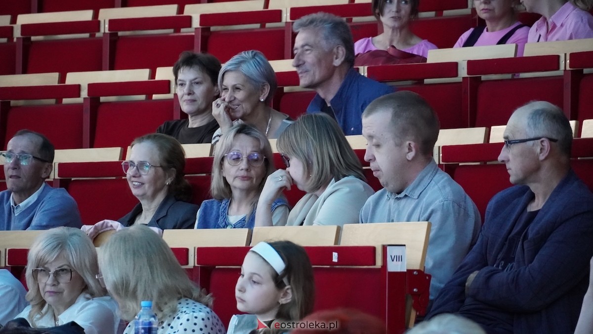 Wieczór ewangelizacyjny Rozpal w sobie dar [22.05.2026] - zdjęcie #30 - eOstroleka.pl