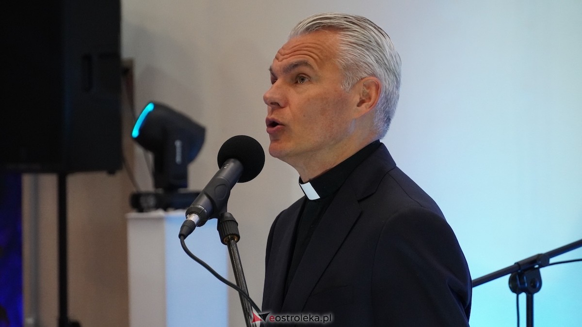 Wieczór ewangelizacyjny Rozpal w sobie dar [22.05.2026] - zdjęcie #24 - eOstroleka.pl