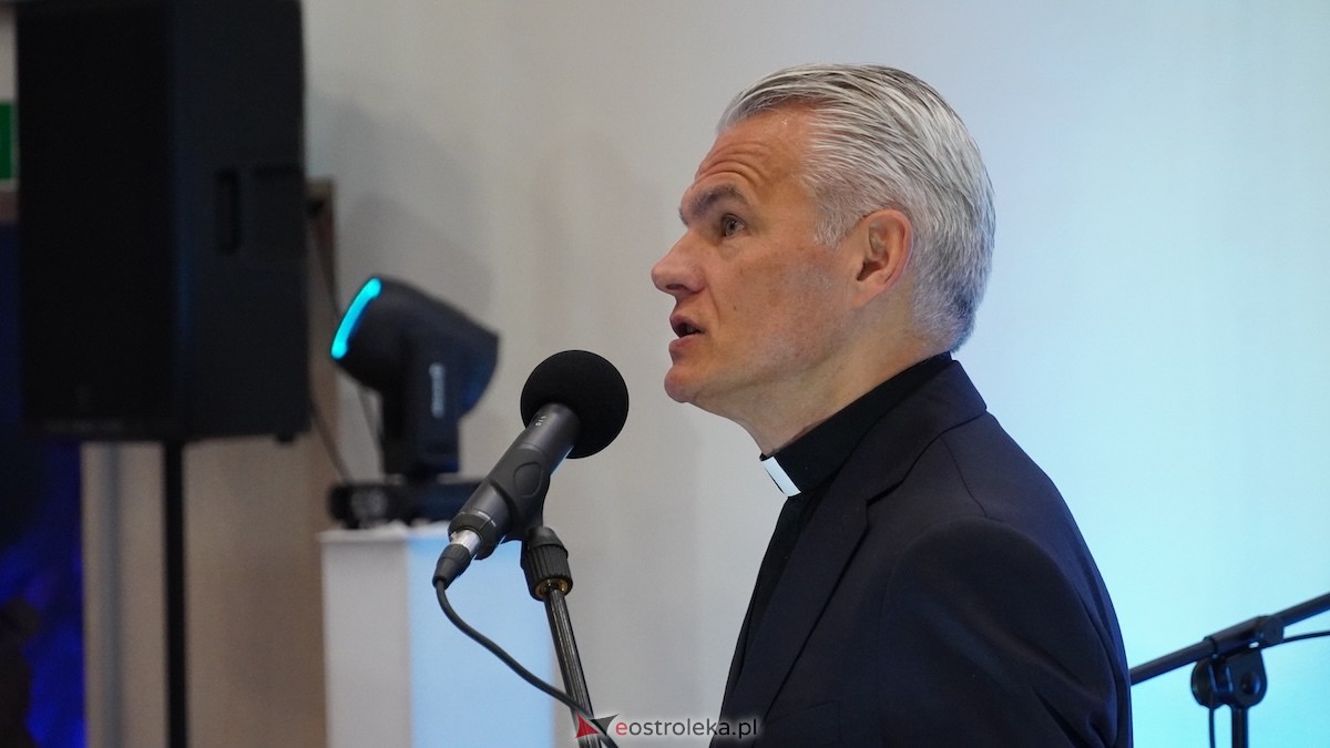 Wieczór ewangelizacyjny Rozpal w sobie dar [22.05.2026] - zdjęcie #23 - eOstroleka.pl