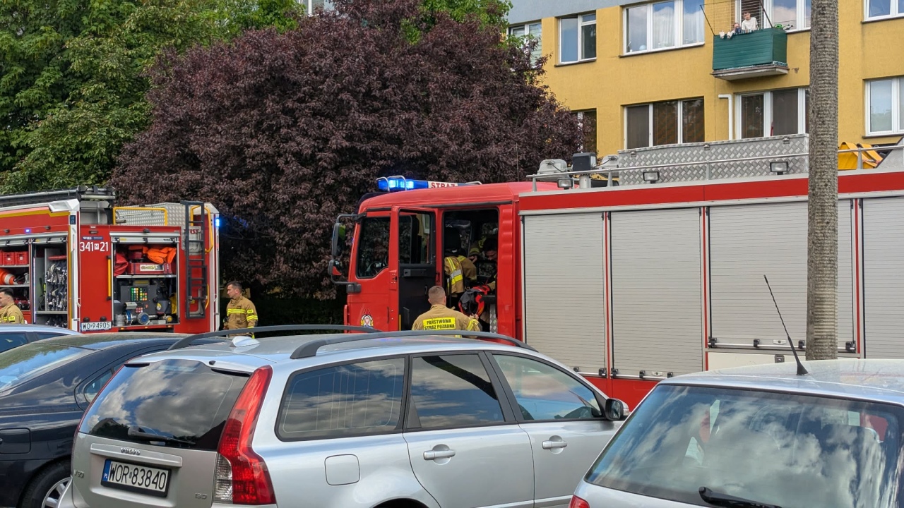 Zadymienie w bloku przy 11 Listopada [23.05.2026] - zdjęcie #8 - eOstroleka.pl