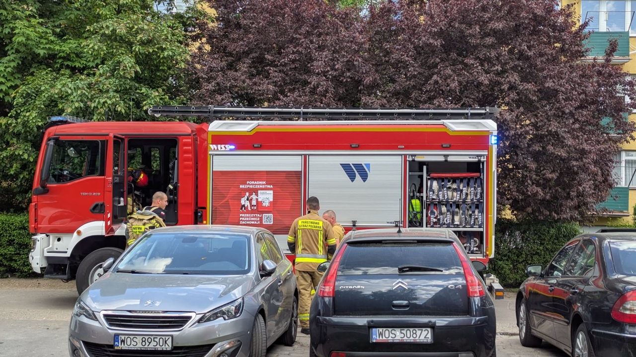 Zadymienie w bloku przy 11 Listopada [23.05.2026] - zdjęcie #7 - eOstroleka.pl