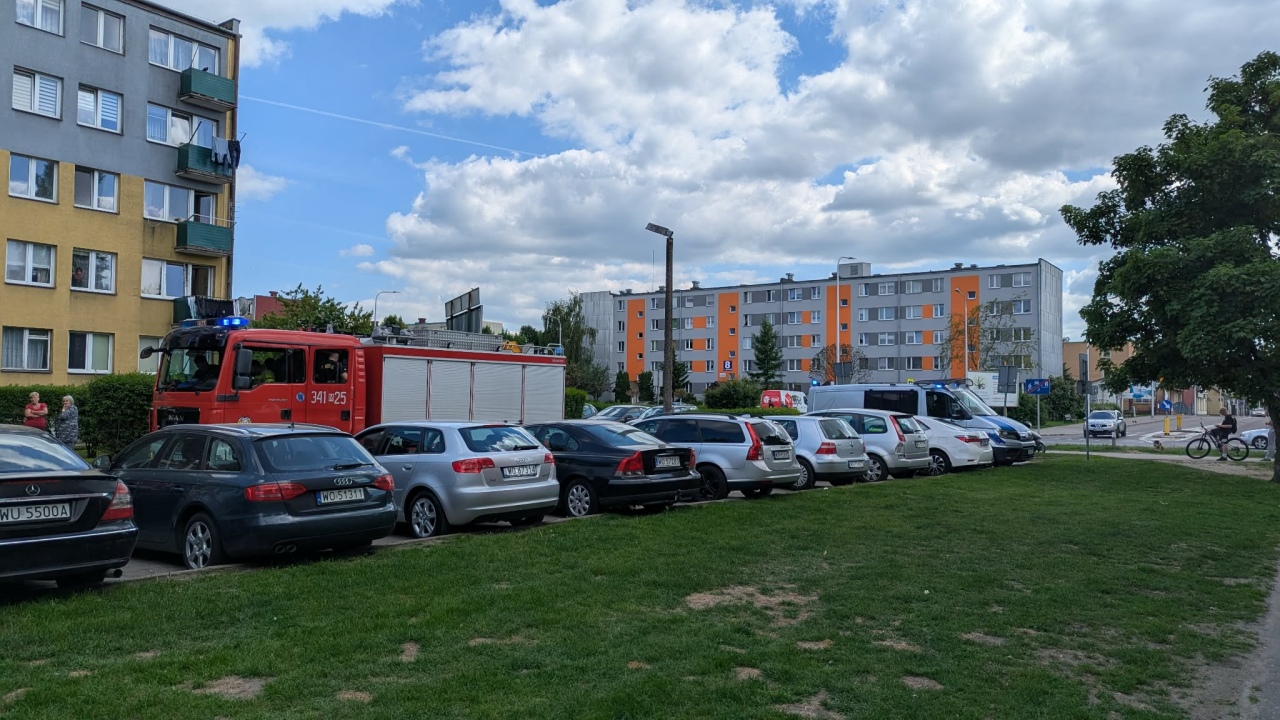 Zadymienie w bloku przy 11 Listopada [23.05.2026] - zdjęcie #6 - eOstroleka.pl