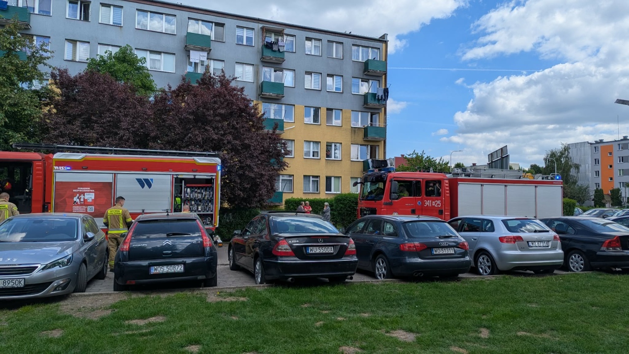 Zadymienie w bloku przy 11 Listopada [23.05.2026] - zdjęcie #5 - eOstroleka.pl