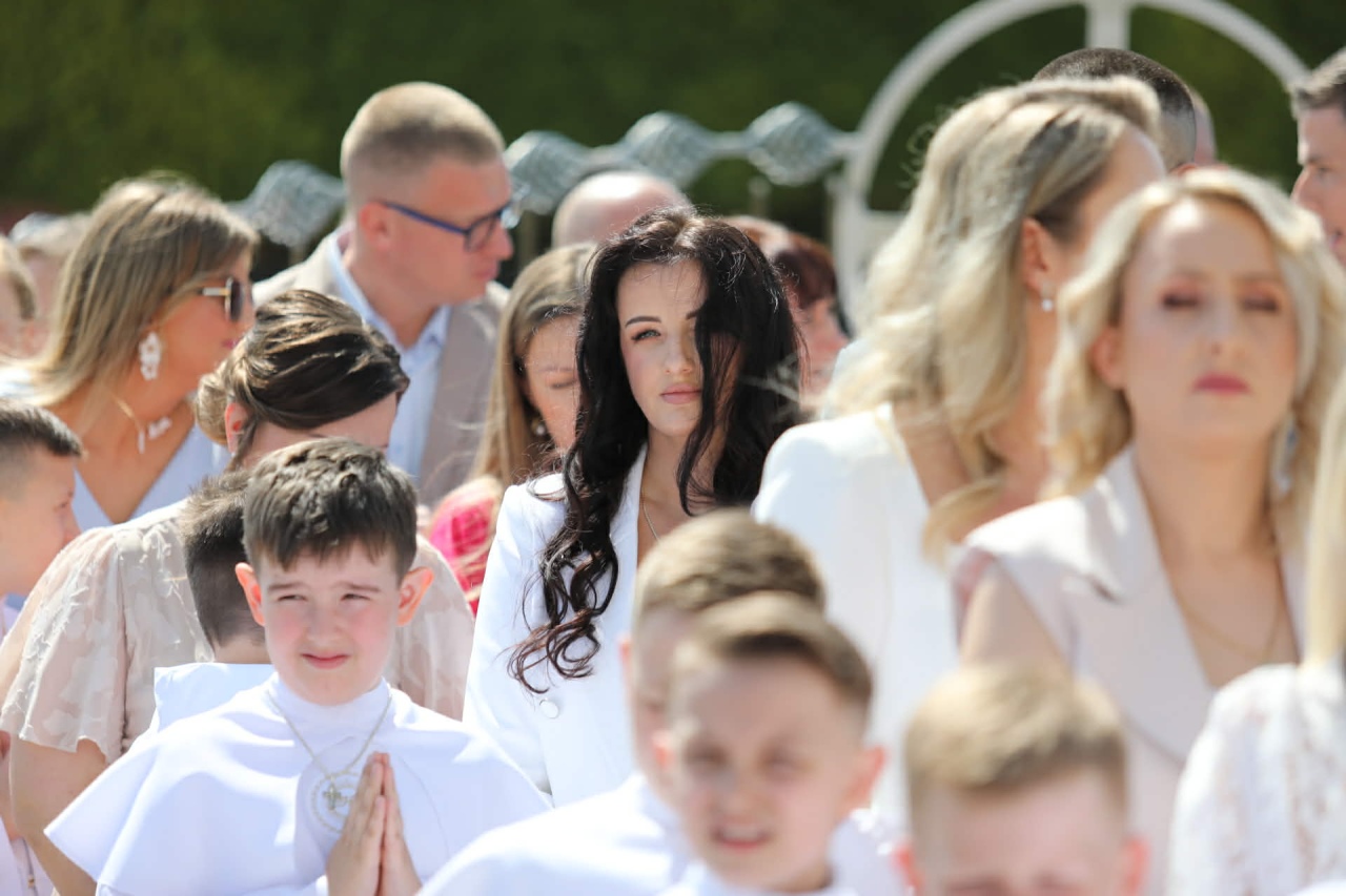 I Komunia Święta w parafii pw. Królowej Rodzin w Ostrołęce [24.05.2026] - zdjęcie #18 - eOstroleka.pl