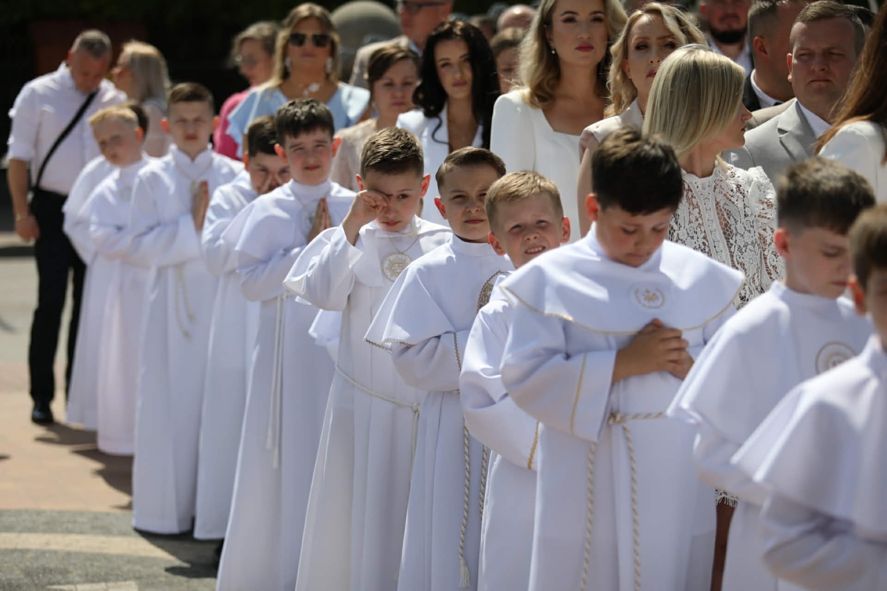 I Komunia Święta w parafii pw. Królowej Rodzin w Ostrołęce [24.05.2026] - zdjęcie #16 - eOstroleka.pl