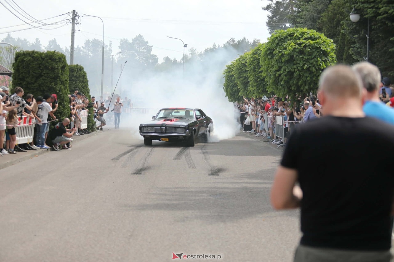 Kurpie Fest 2026 - parada amerykańskich aut w Kadzidle [24.05.2026] - zdjęcie #21 - eOstroleka.pl