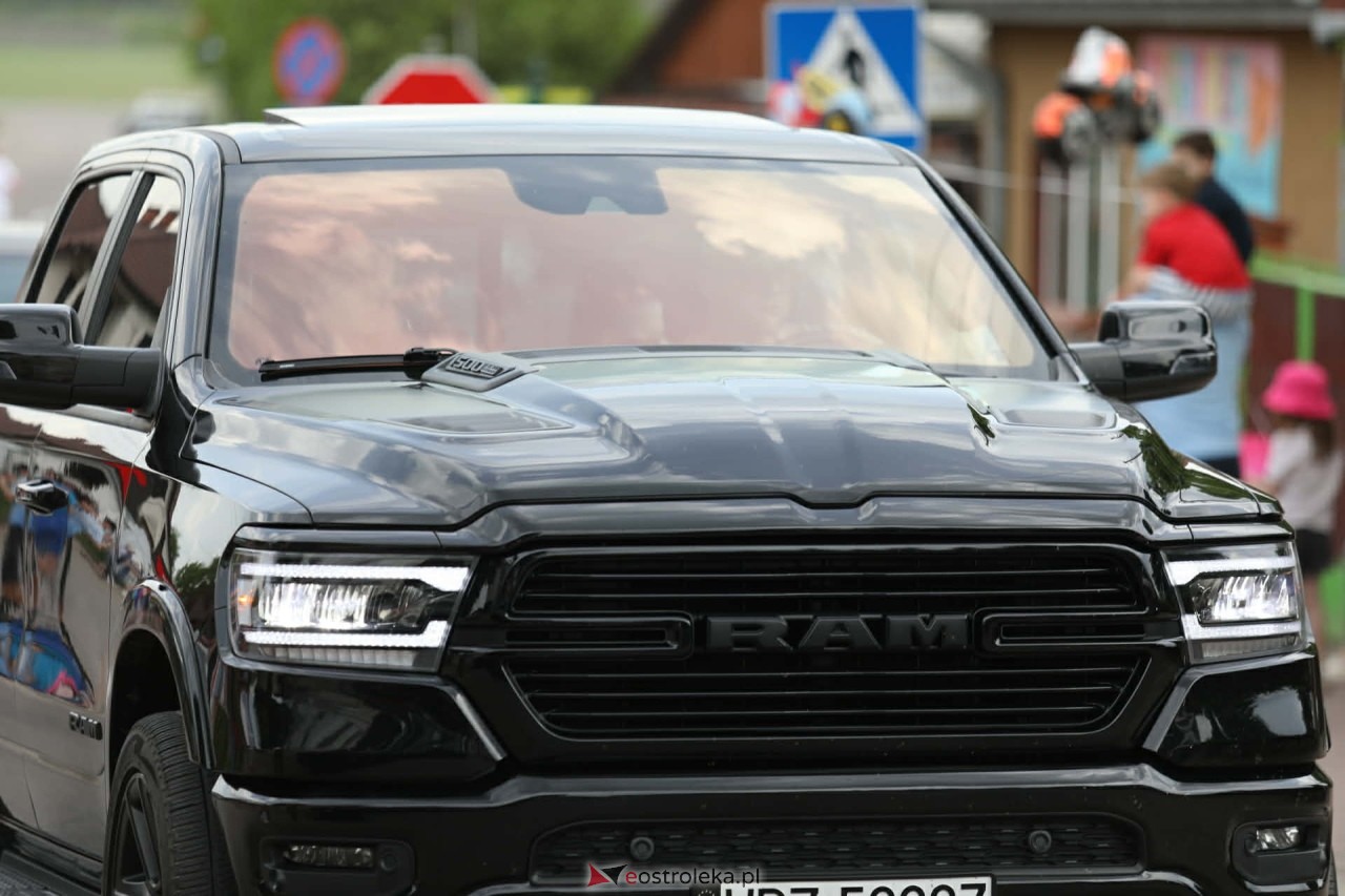 Kurpie Fest 2026 - parada amerykańskich aut w Kadzidle [24.05.2026] - zdjęcie #8 - eOstroleka.pl