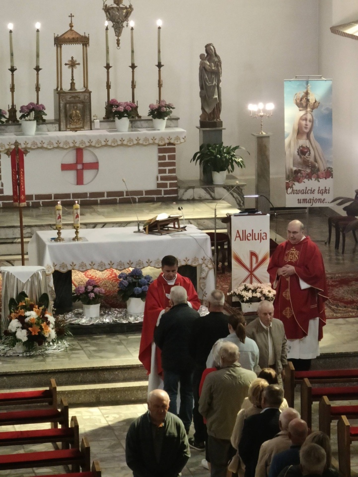 Relikwie św. Jana Pawła II w parafii w Kleczkowie [24.05.2026] - zdjęcie #26 - eOstroleka.pl
