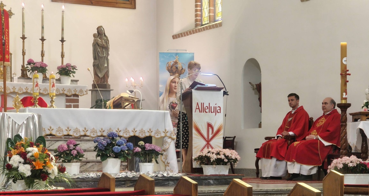 Relikwie św. Jana Pawła II w parafii w Kleczkowie [24.05.2026] - zdjęcie #25 - eOstroleka.pl