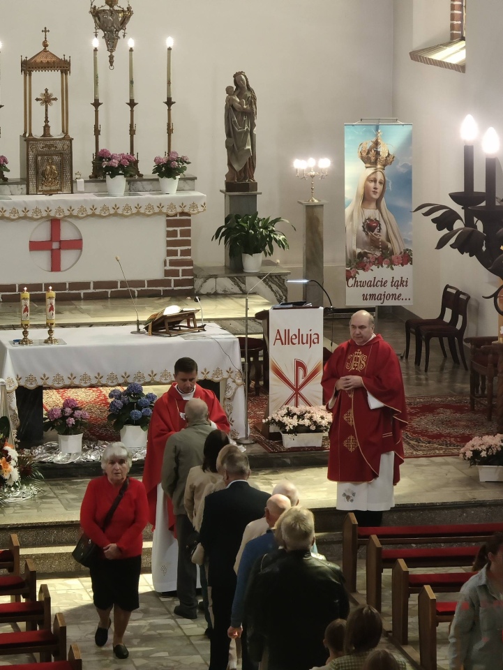 Relikwie św. Jana Pawła II w parafii w Kleczkowie [24.05.2026] - zdjęcie #24 - eOstroleka.pl