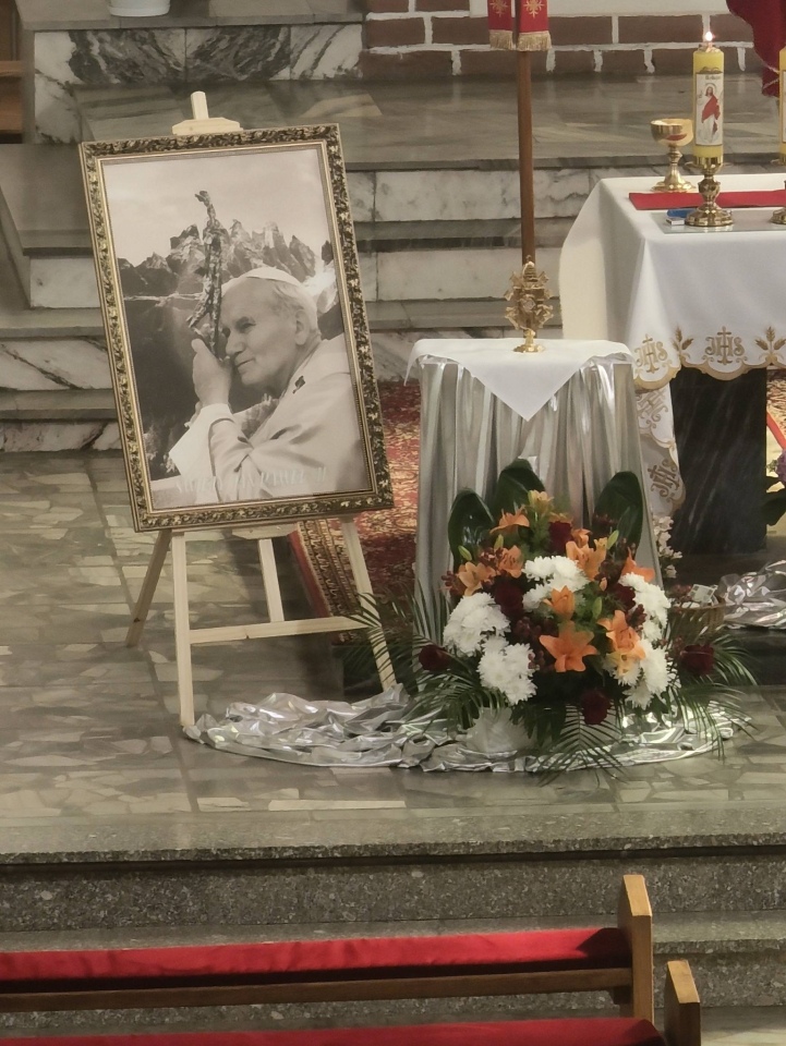 Relikwie św. Jana Pawła II w parafii w Kleczkowie [24.05.2026] - zdjęcie #23 - eOstroleka.pl