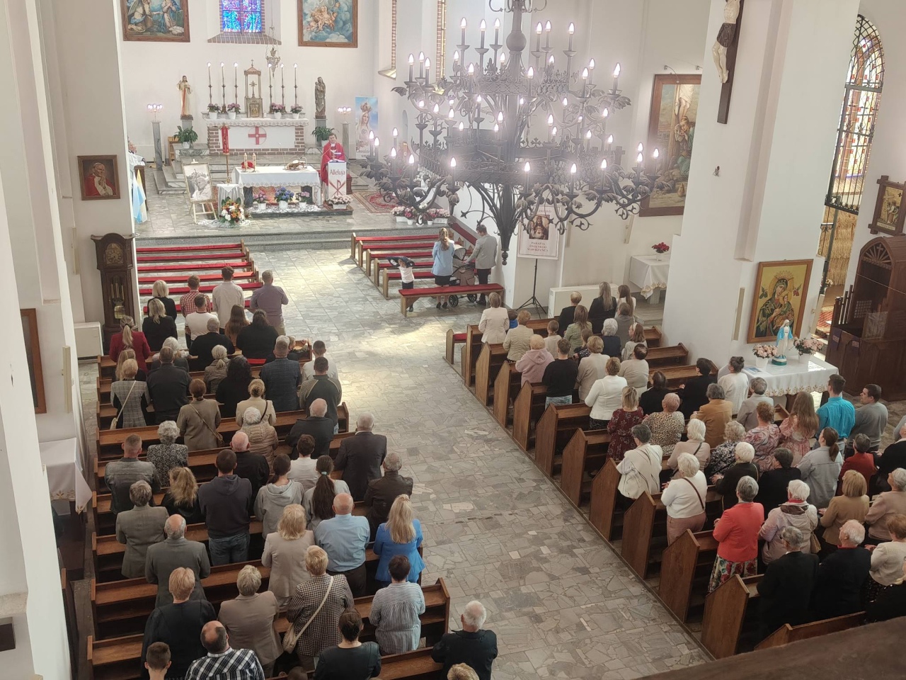Relikwie św. Jana Pawła II w parafii w Kleczkowie [24.05.2026] - zdjęcie #16 - eOstroleka.pl