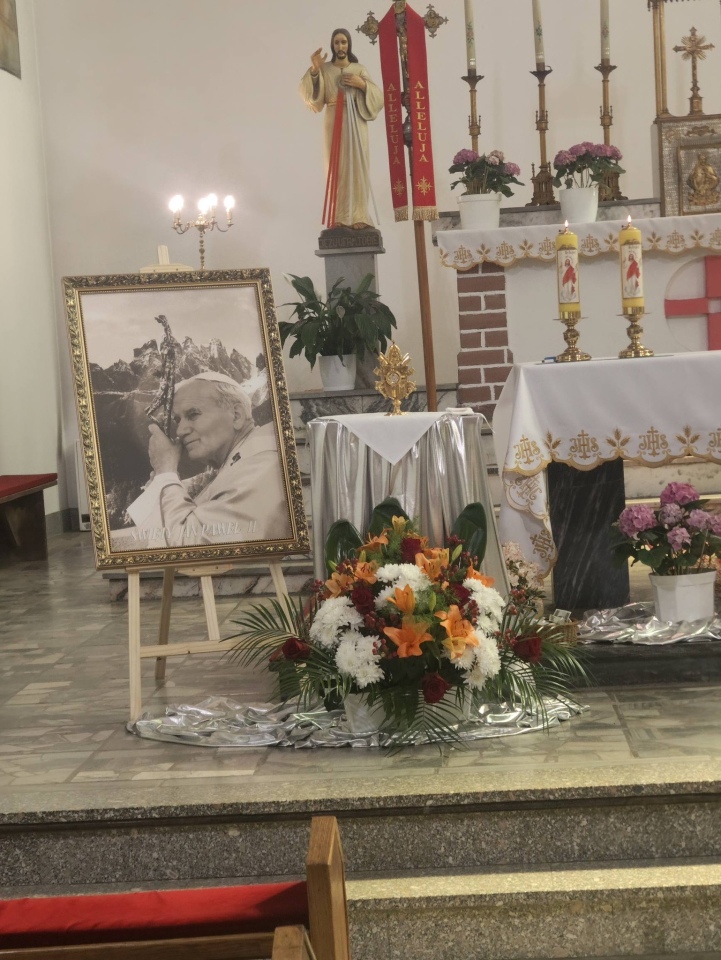 Relikwie św. Jana Pawła II w parafii w Kleczkowie [24.05.2026] - zdjęcie #14 - eOstroleka.pl