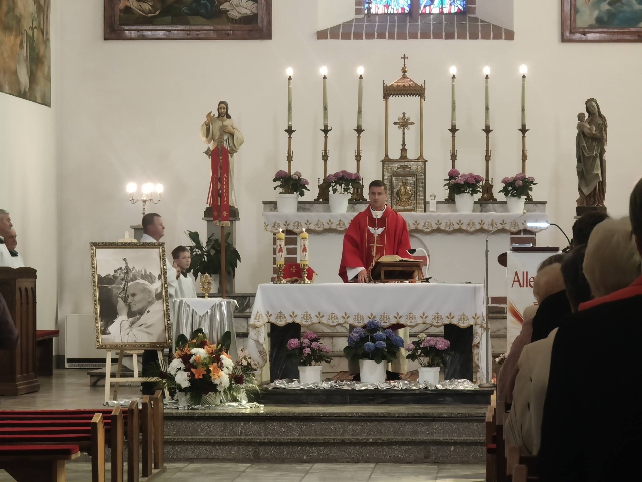 Relikwie św. Jana Pawła II w parafii w Kleczkowie [24.05.2026] - zdjęcie #5 - eOstroleka.pl