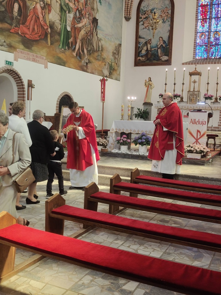 Relikwie św. Jana Pawła II w parafii w Kleczkowie [24.05.2026] - zdjęcie #2 - eOstroleka.pl