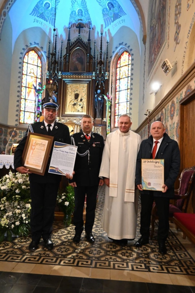 Uroczyste przekazanie sztandaru OSP Łąccki [25.05.2026] - zdjęcie #24 - eOstroleka.pl