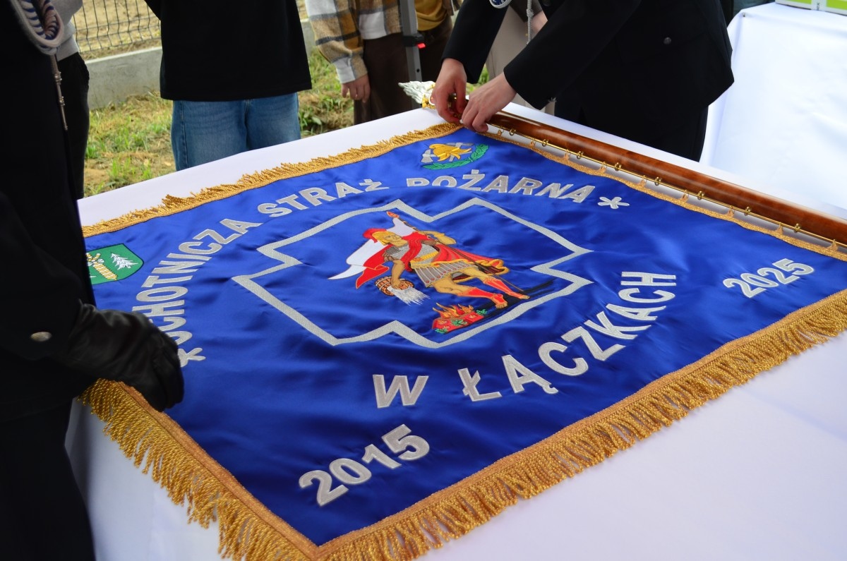 Uroczyste przekazanie sztandaru OSP Łąccki [25.05.2026] - zdjęcie #20 - eOstroleka.pl