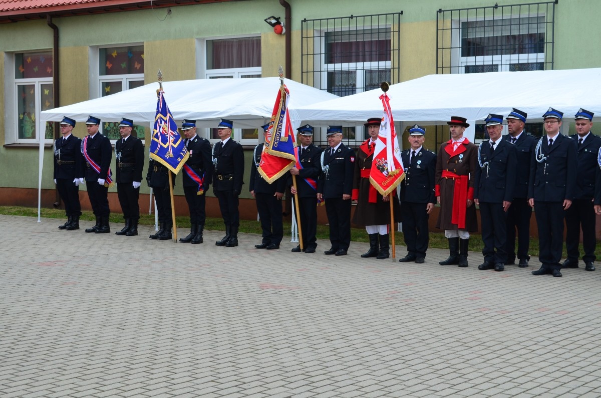 Uroczyste przekazanie sztandaru OSP Łąccki [25.05.2026] - zdjęcie #17 - eOstroleka.pl