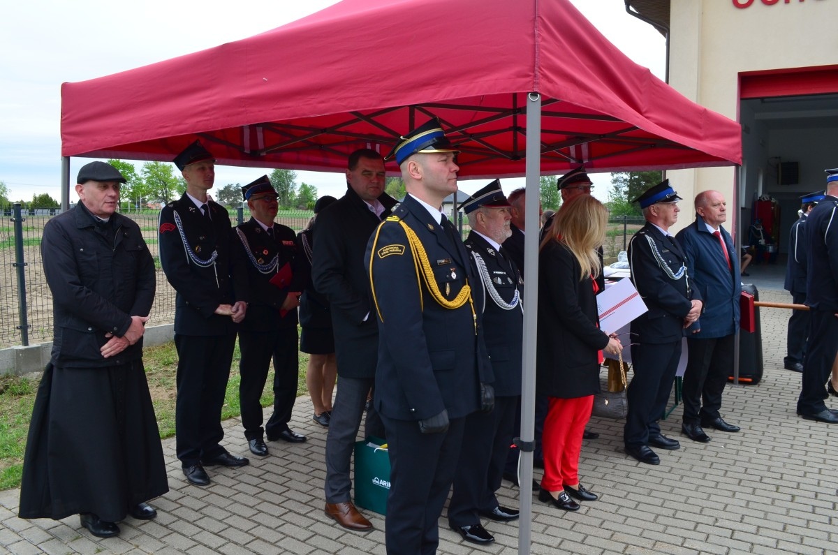 Uroczyste przekazanie sztandaru OSP Łąccki [25.05.2026] - zdjęcie #13 - eOstroleka.pl