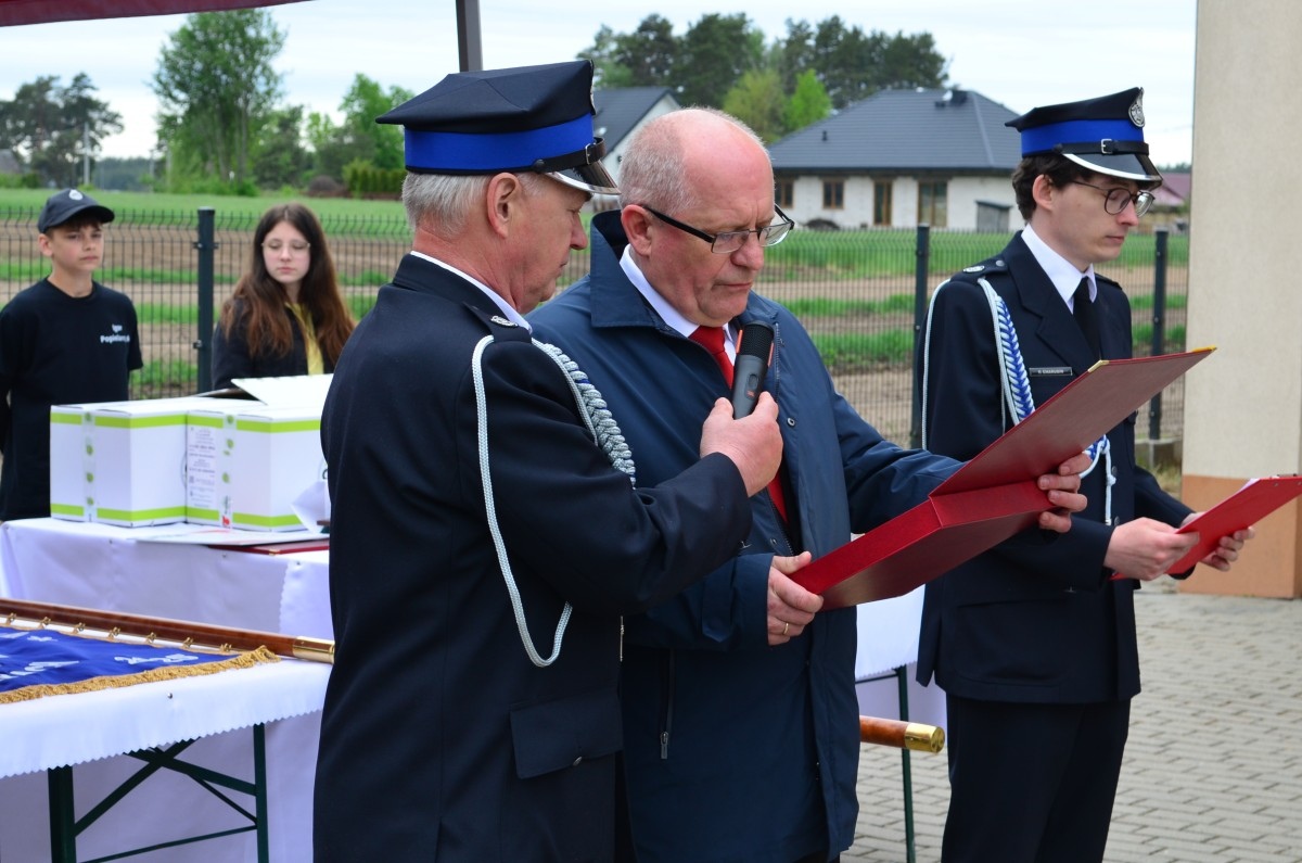 Uroczyste przekazanie sztandaru OSP Łąccki [25.05.2026] - zdjęcie #11 - eOstroleka.pl