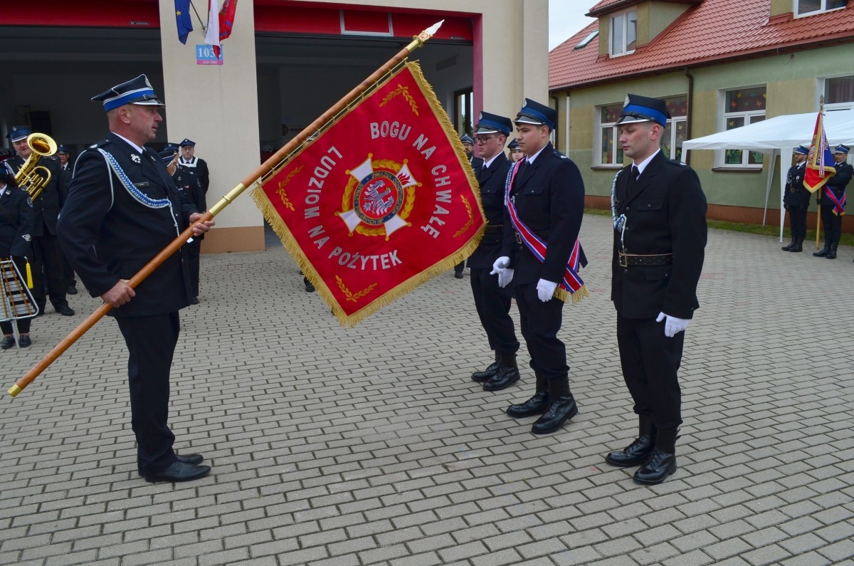 Uroczyste przekazanie sztandaru OSP Łąccki [25.05.2026] - zdjęcie #8 - eOstroleka.pl