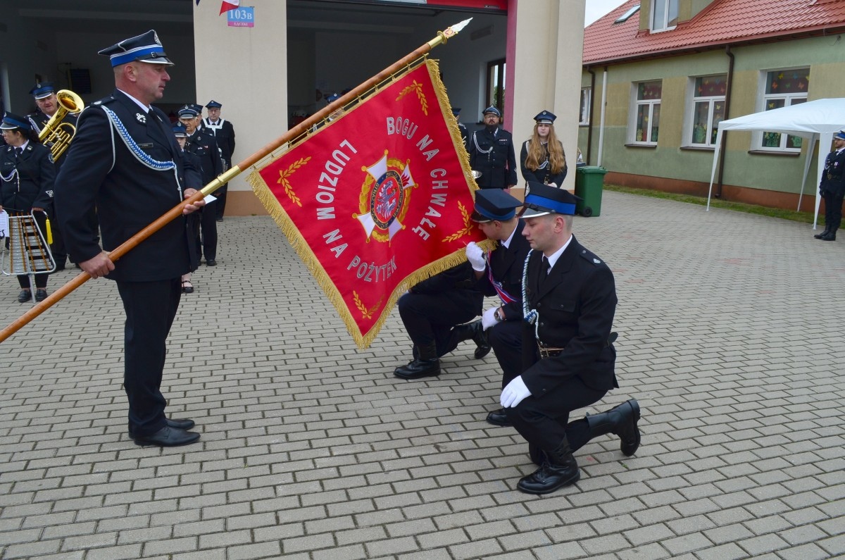 Uroczyste przekazanie sztandaru OSP Łąccki [25.05.2026] - zdjęcie #7 - eOstroleka.pl