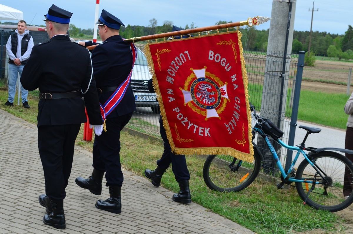Uroczyste przekazanie sztandaru OSP Łąccki [25.05.2026] - zdjęcie #5 - eOstroleka.pl