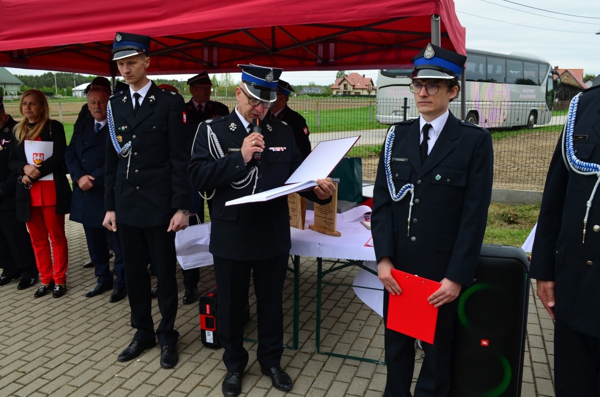 Uroczyste przekazanie sztandaru OSP Łąccki [25.05.2026] - zdjęcie #2 - eOstroleka.pl