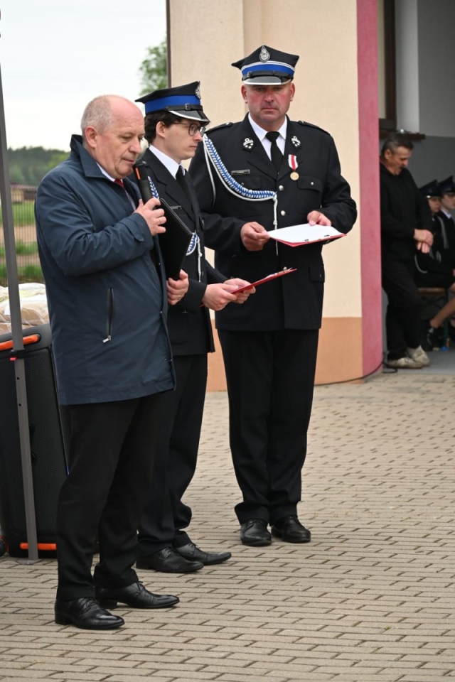 Uroczyste przekazanie sztandaru OSP Łąccki [25.05.2026] - zdjęcie #1 - eOstroleka.pl