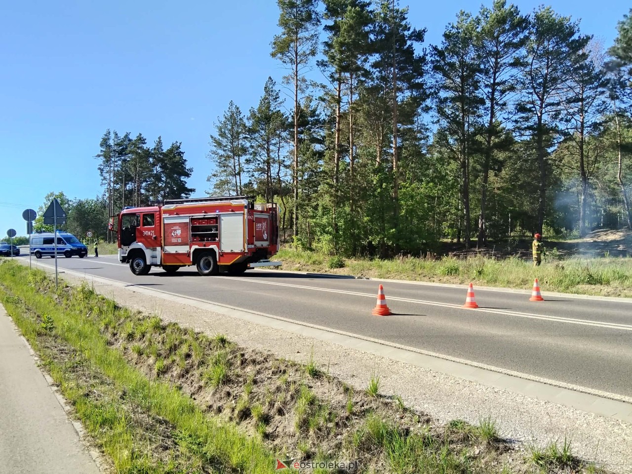 Pożar na drodze do mostu w Teodorowie [25.05.2026] - zdjęcie #5 - eOstroleka.pl