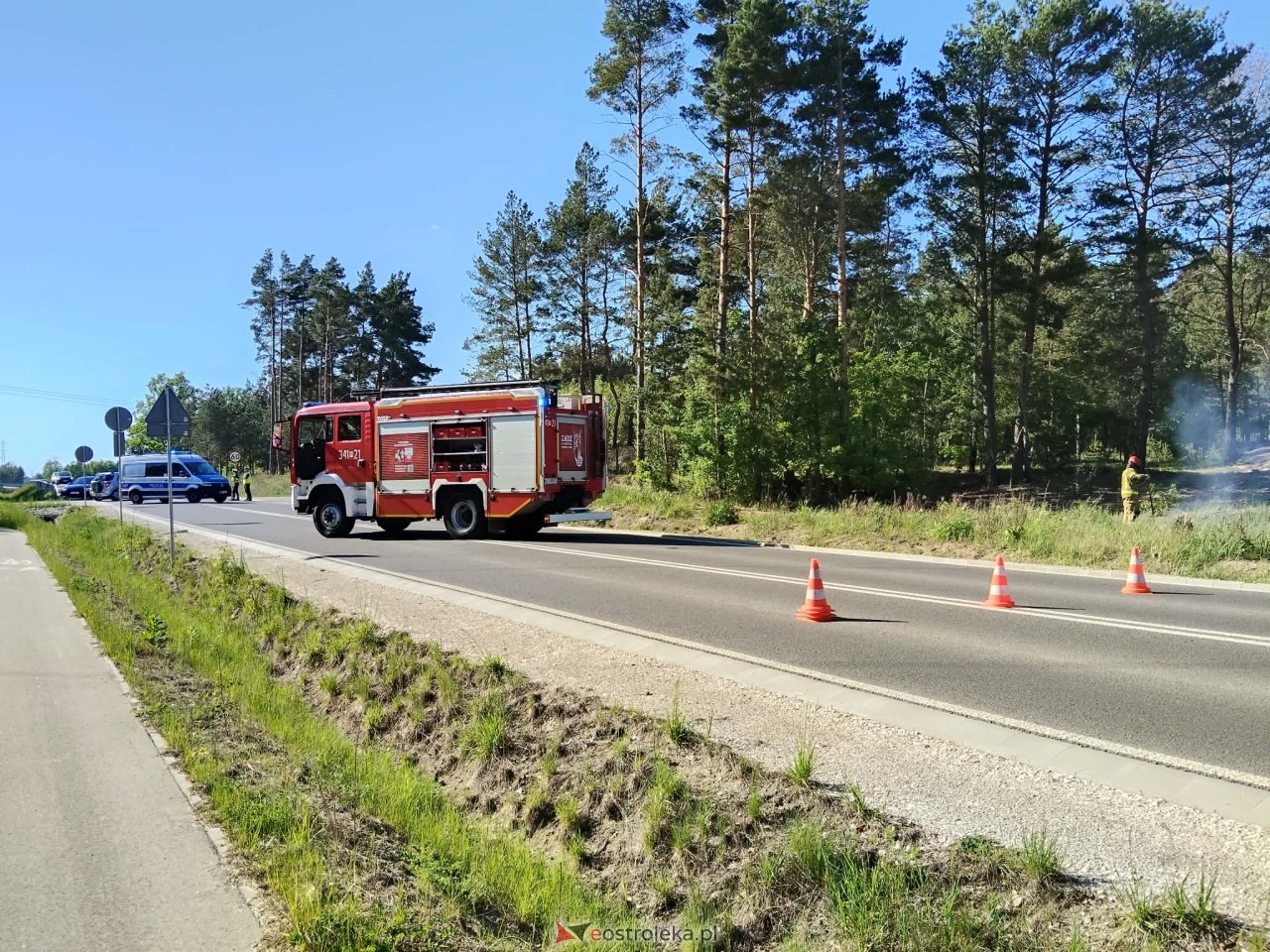 Pożar na drodze do mostu w Teodorowie [25.05.2026] - zdjęcie #6 - eOstroleka.pl