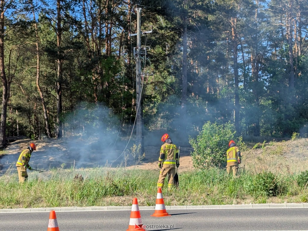 Pożar na drodze do mostu w Teodorowie [25.05.2026] - zdjęcie #7 - eOstroleka.pl