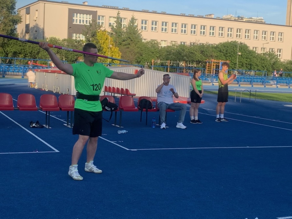 Starty w finałach i kolejne rekordy zawodników UKS Clan Ostrołęka w Mazowieckim Mityngu Lekkoatletycznym [23.05.2026] - zdjęcie #2 - eOstroleka.pl