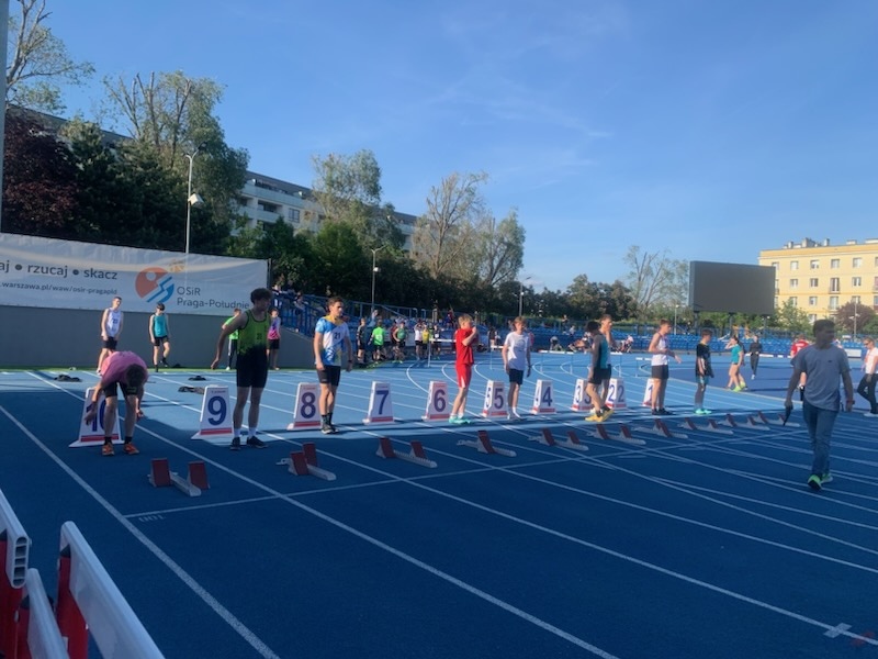Starty w finałach i kolejne rekordy zawodników UKS Clan Ostrołęka w Mazowieckim Mityngu Lekkoatletycznym [23.05.2026] - zdjęcie #1 - eOstroleka.pl