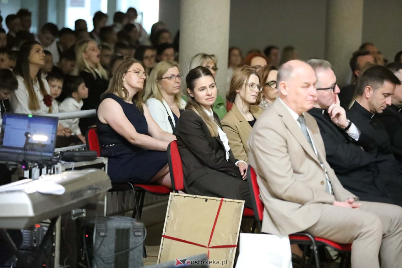 Jubileusz 25-lecia nadania imienia Szkole Podstawowej im. Kardynała Stefana Wyszyńskiego w Lelisie [28.05.2026] - zdjęcie #80 - eOstroleka.pl